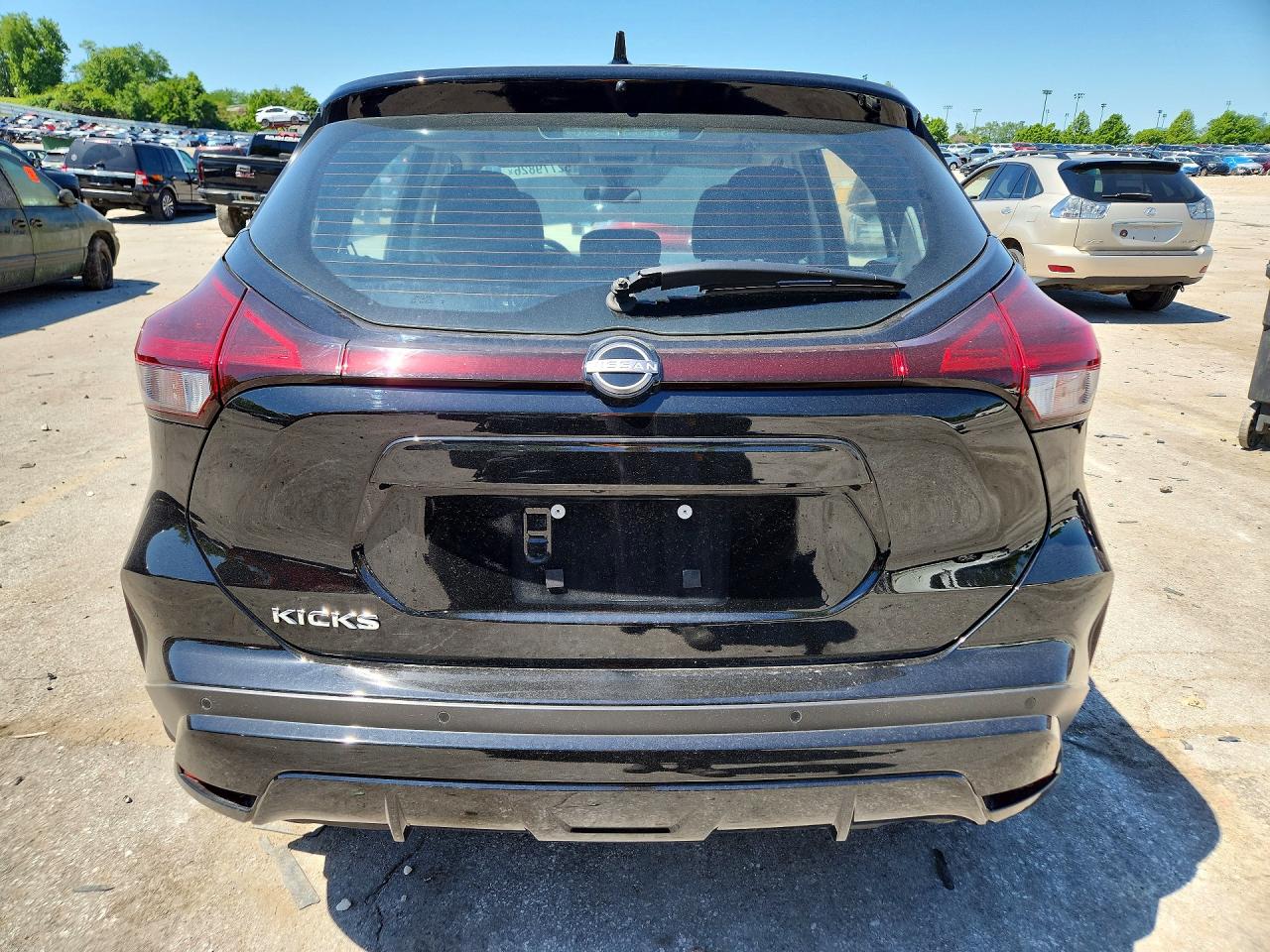 Nissan Kicks S
