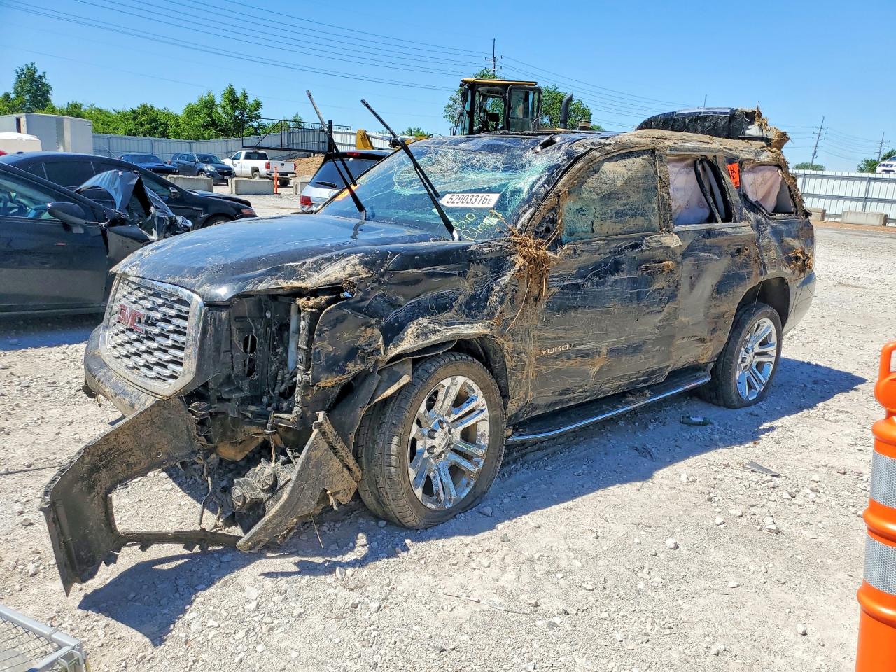 Salvage GMC Yukon Image