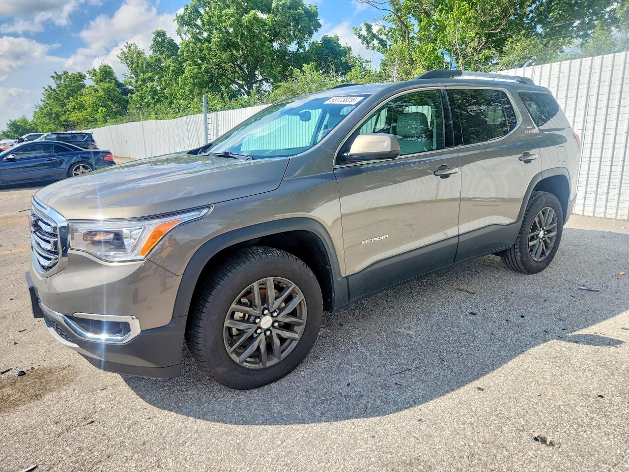 Salvage GMC Acadia Image