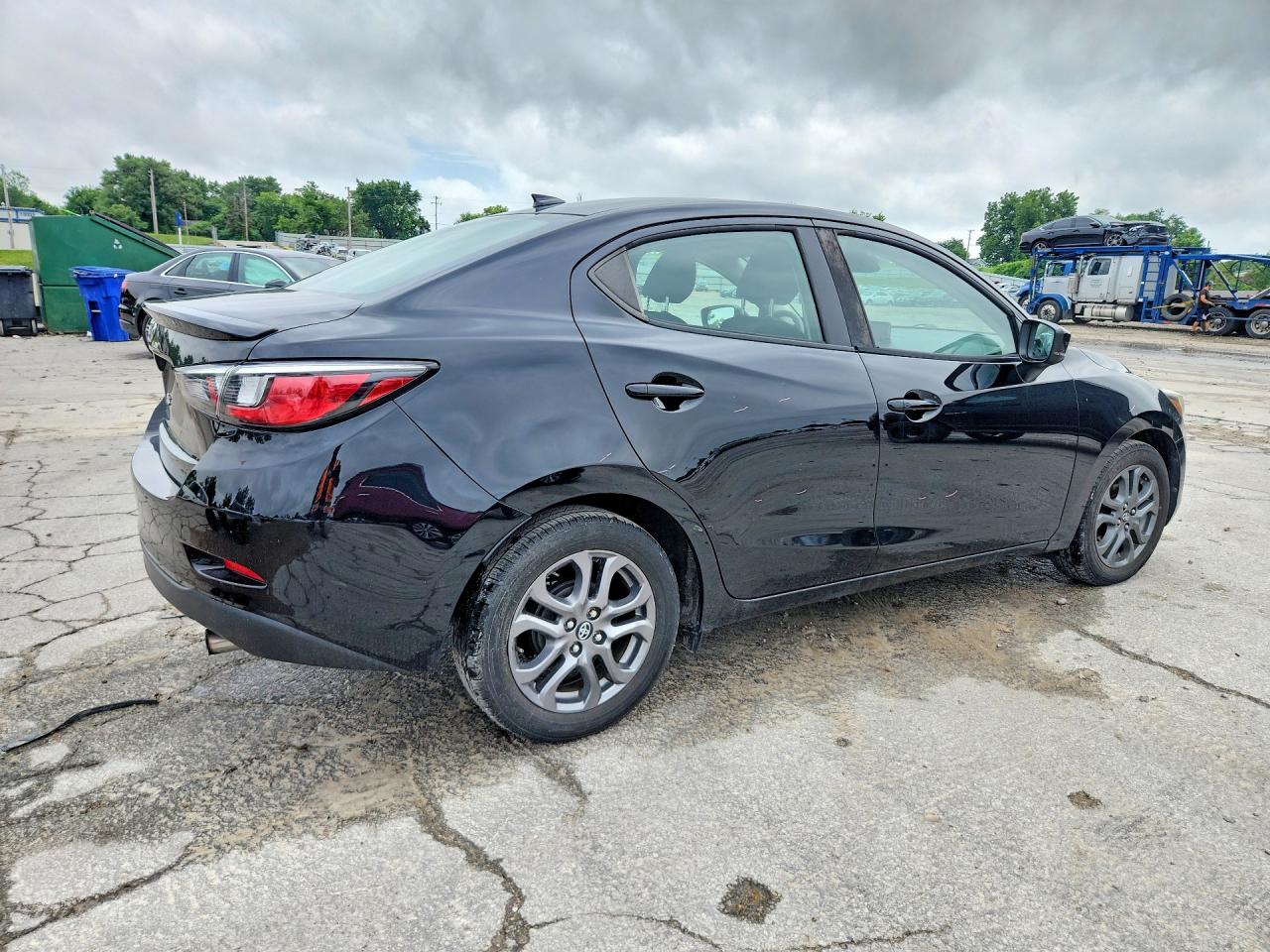 Toyota Yaris Le