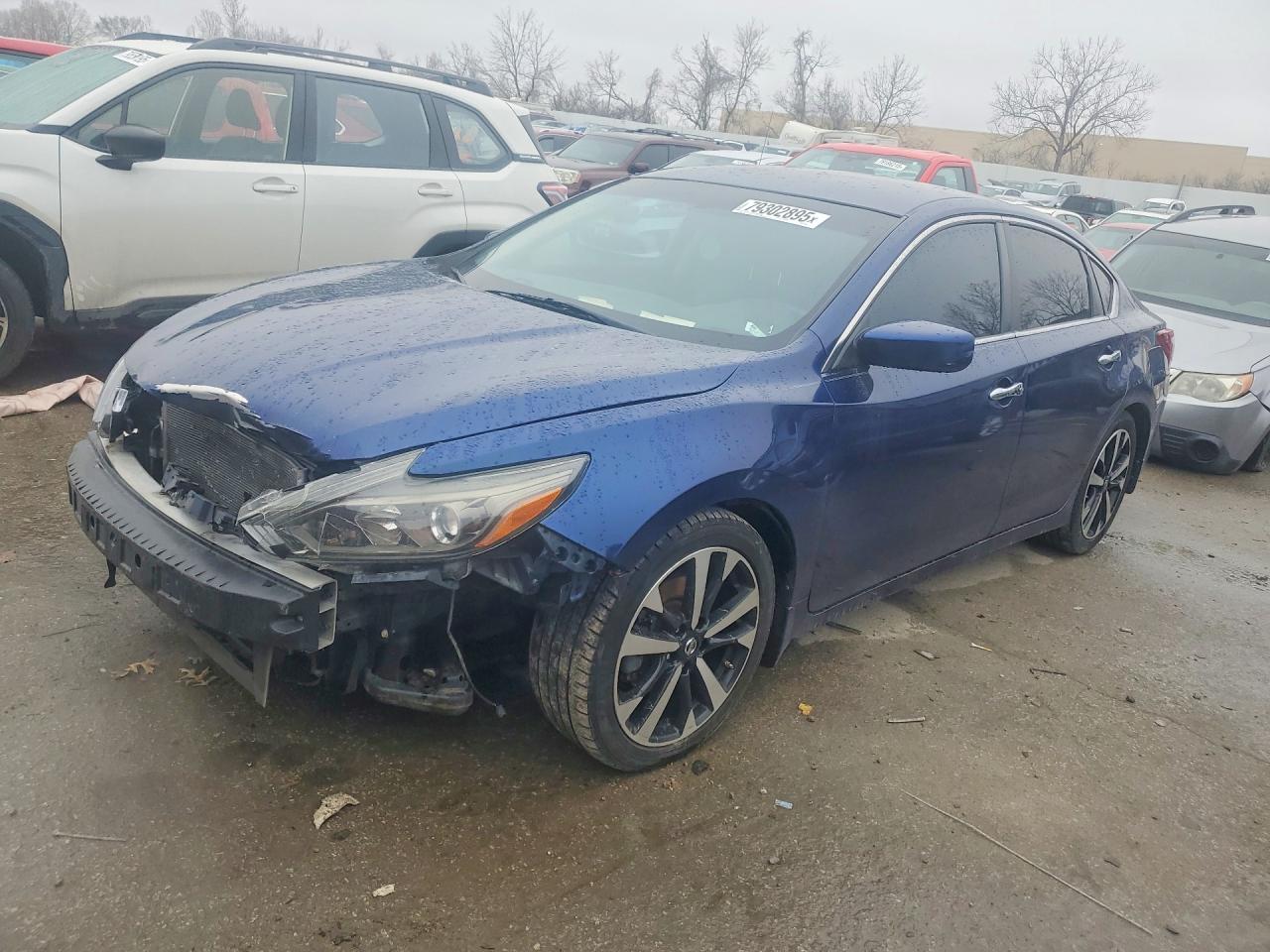 Salvage Nissan Altima Image