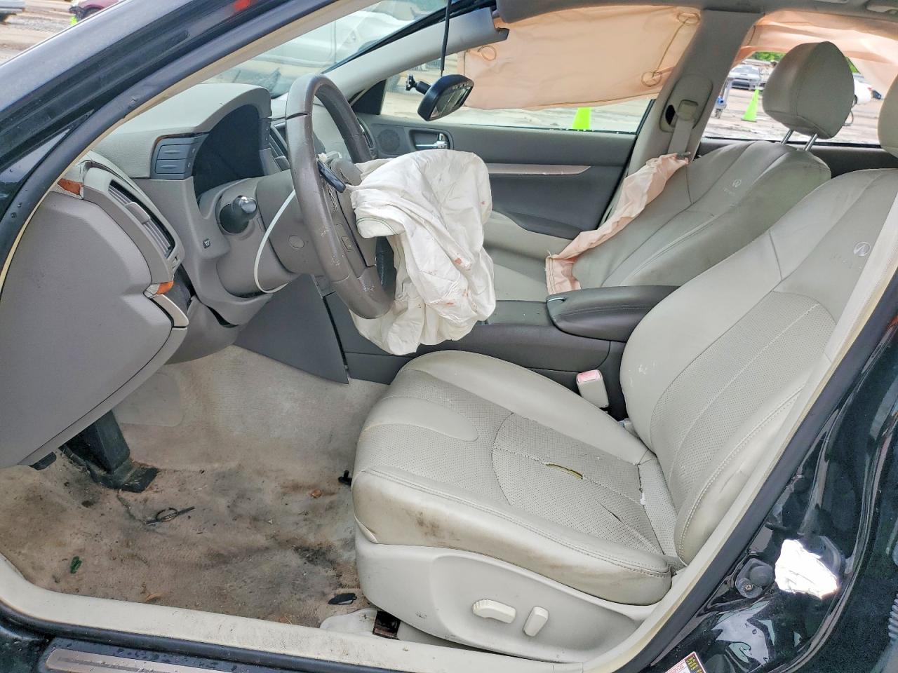INFINITI G25 Base