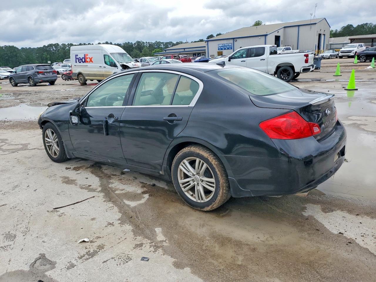 INFINITI G25 Base