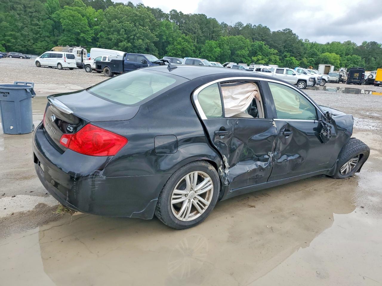 INFINITI G25 Base