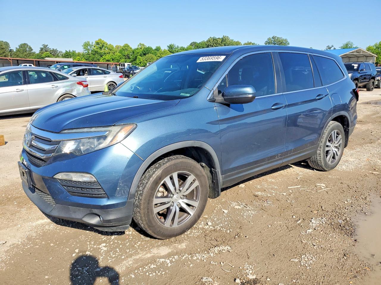 Salvage Honda Pilot Image