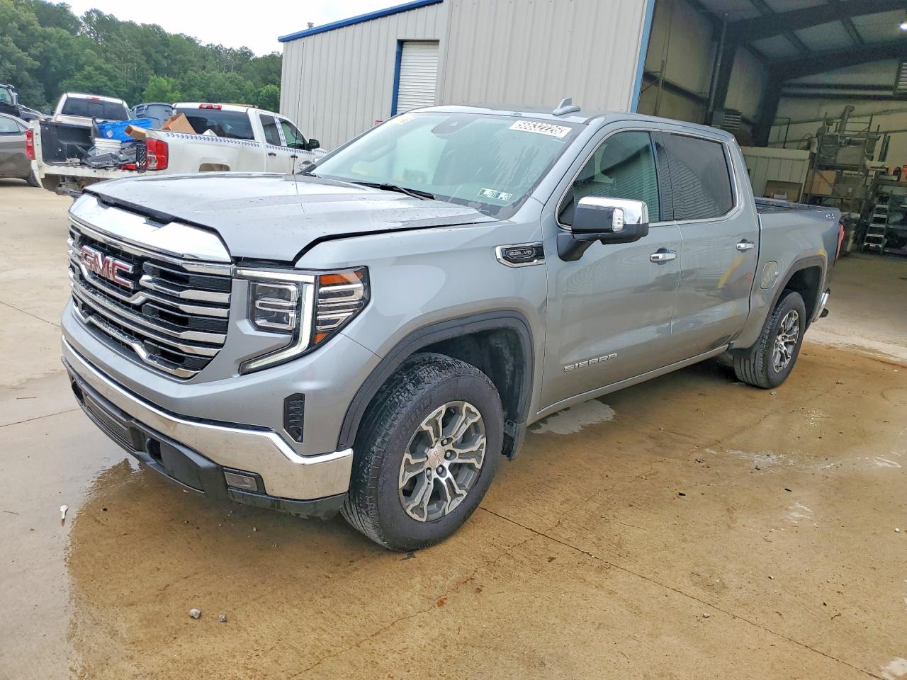 Salvage GMC Sierra Image