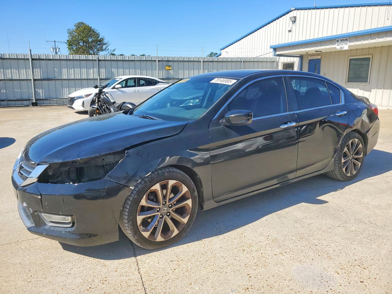 Salvage Honda Accord Image