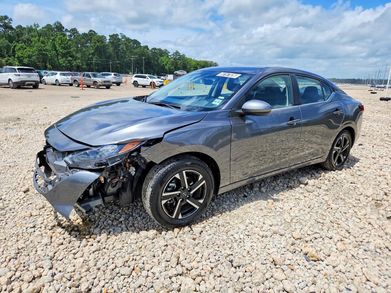 Salvage Nissan Sentra Image