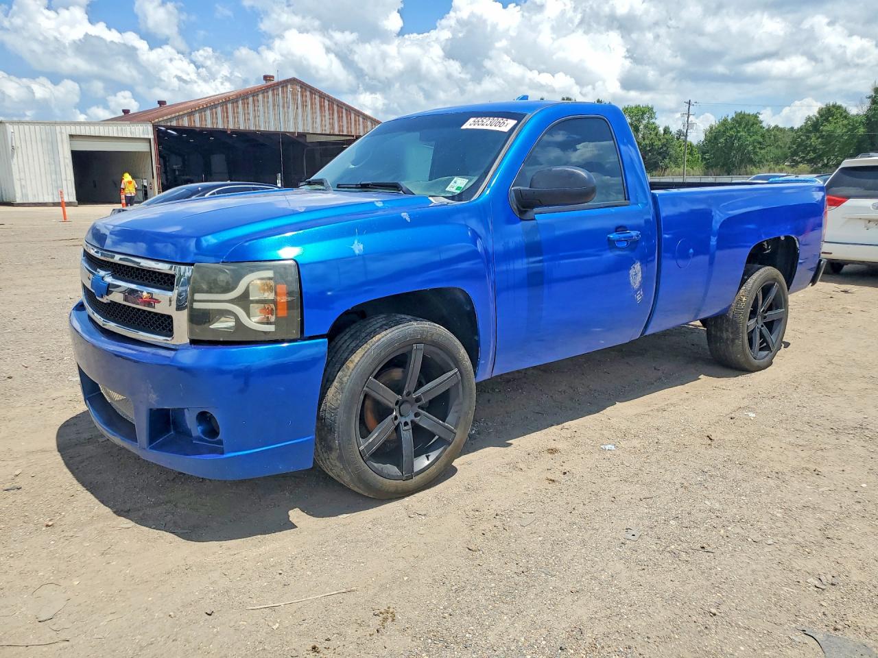 Salvage Chevrolet Silverado Image