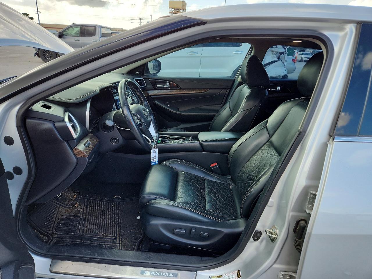 Nissan Maxima Platinum