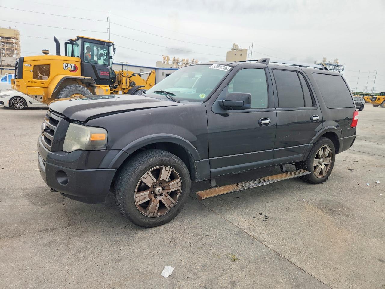 Salvage Ford Expedition Image