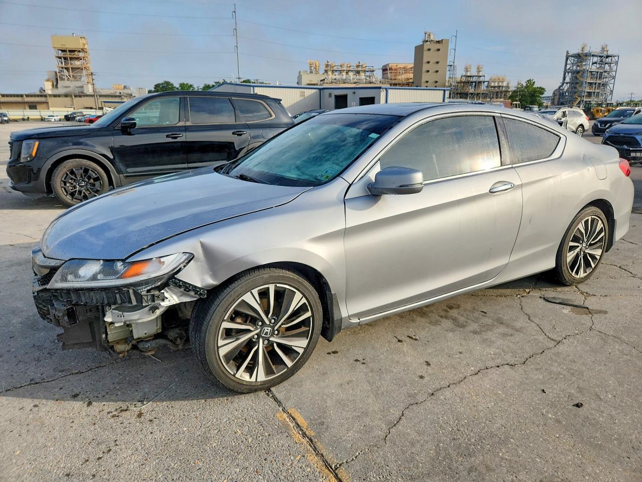 Salvage Honda Accord Image