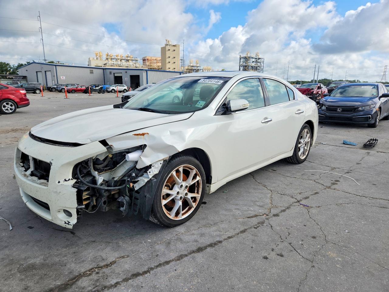 Salvage Nissan Maxima Image