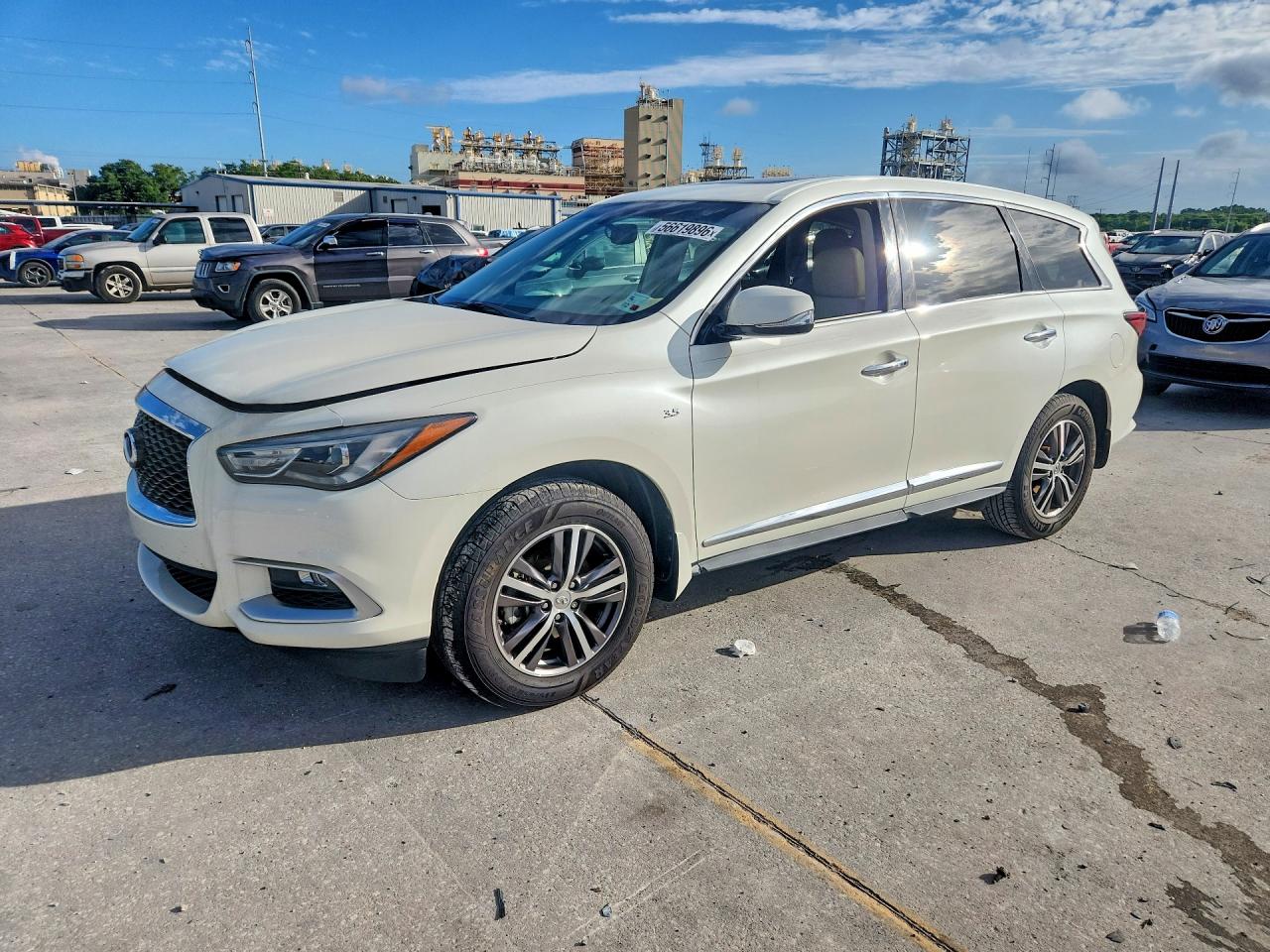 Salvage INFINITI Qx Image