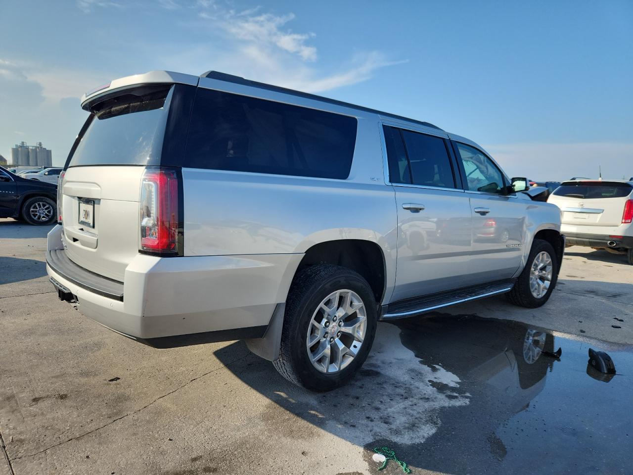 GMC Yukon C1500 Slt