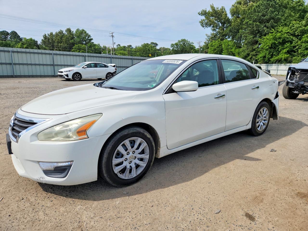 Salvage Nissan Altima Image