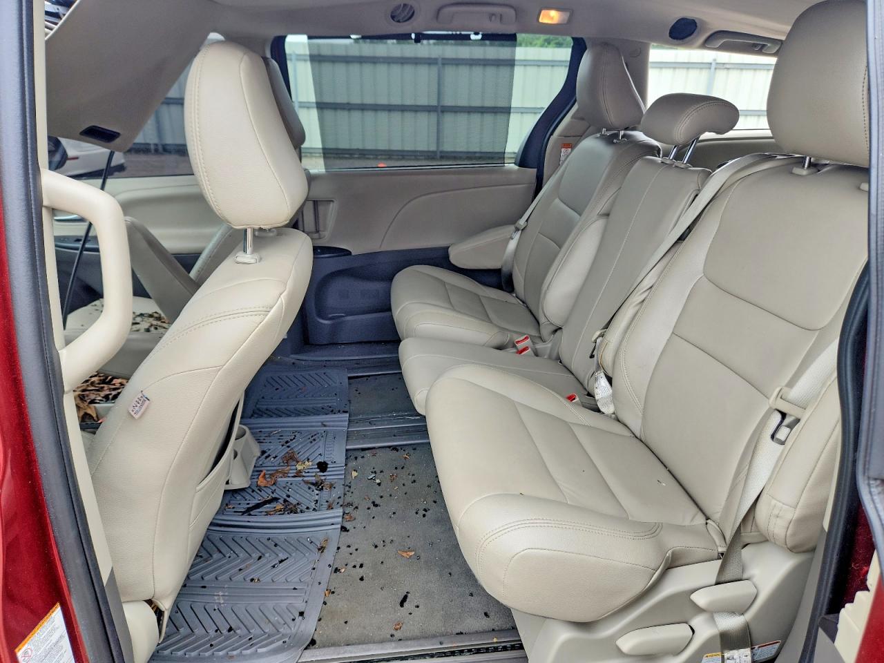 Toyota Sienna Le