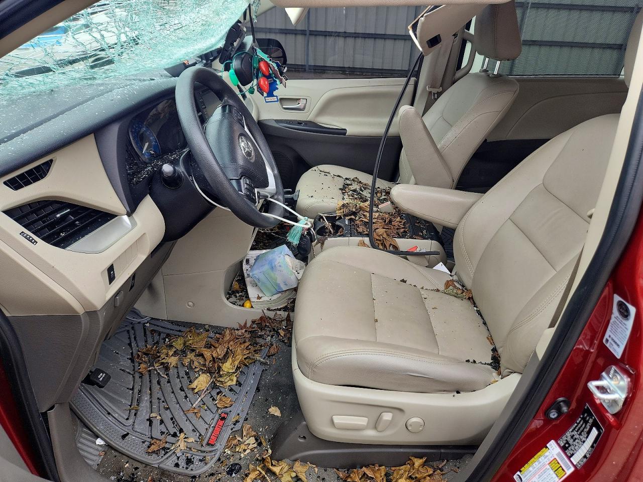 Toyota Sienna Le