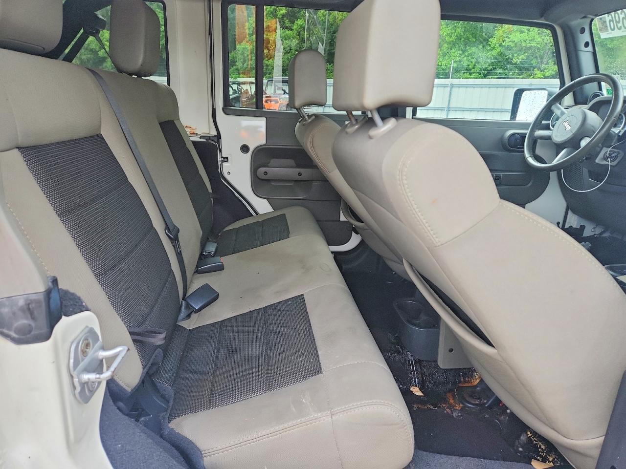 Jeep Wrangler Sahara