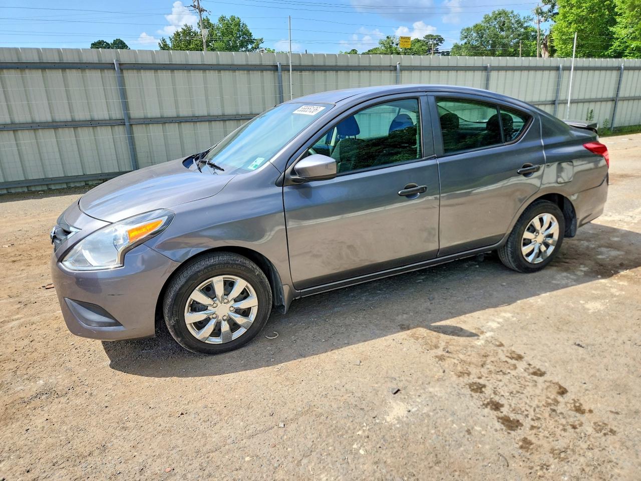 Salvage Nissan Versa Image