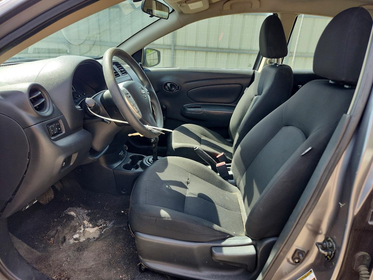 Nissan Versa S Plus