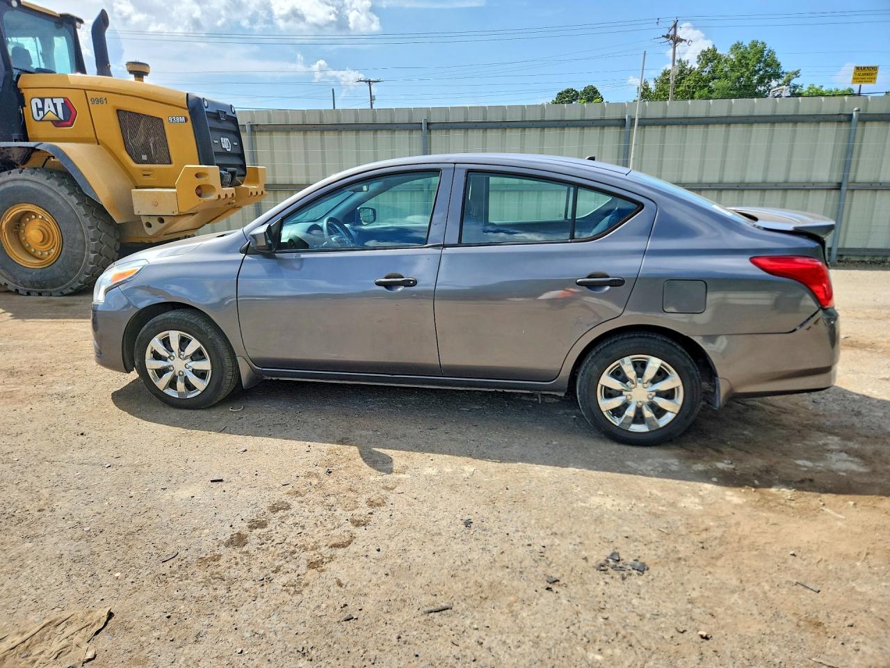 Nissan Versa S Plus