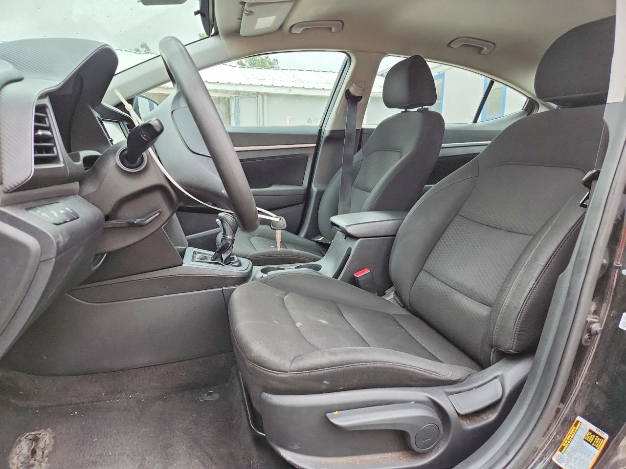 Hyundai ELANTRA Sel