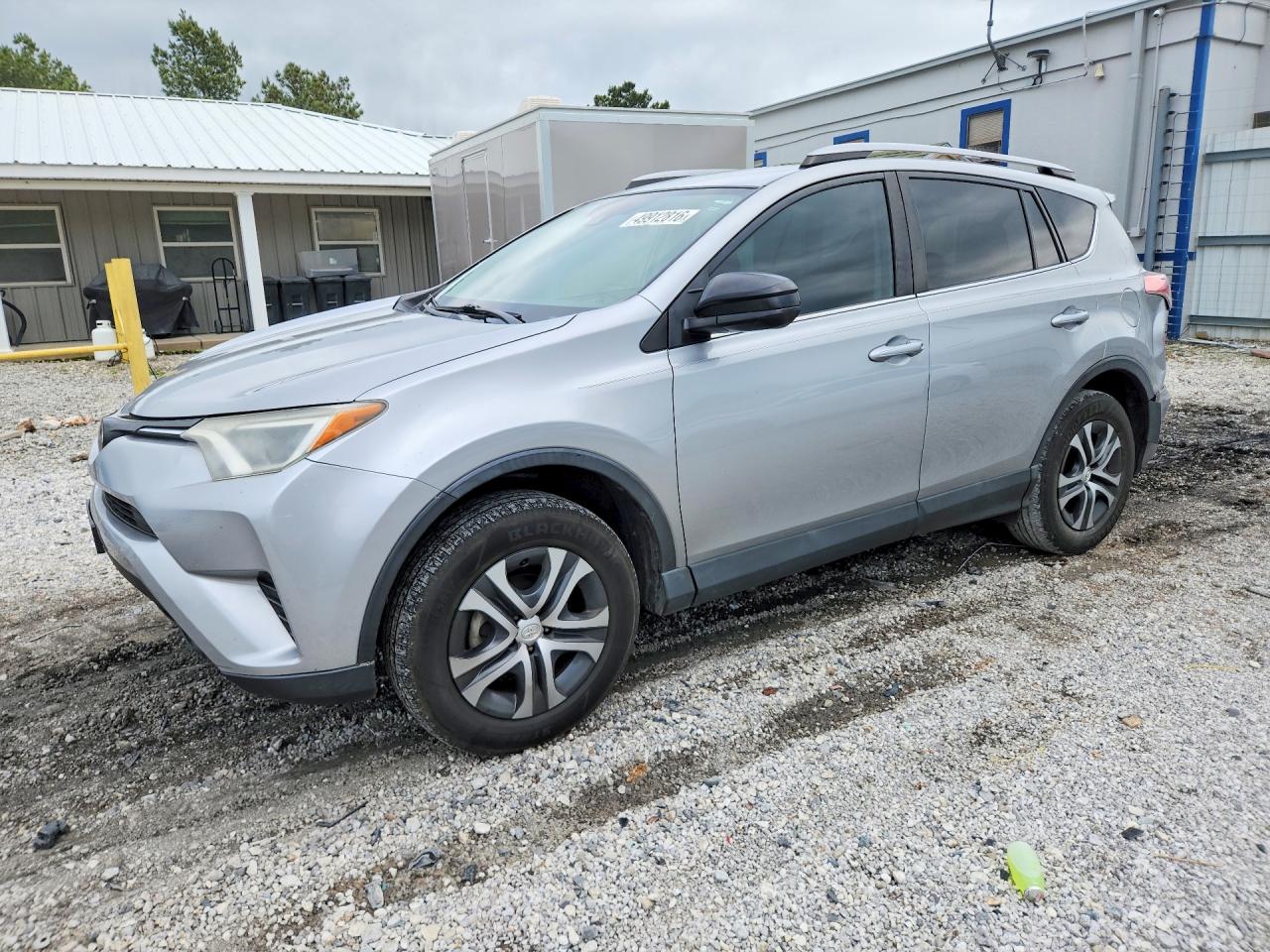 Salvage Toyota RAV4 Image
