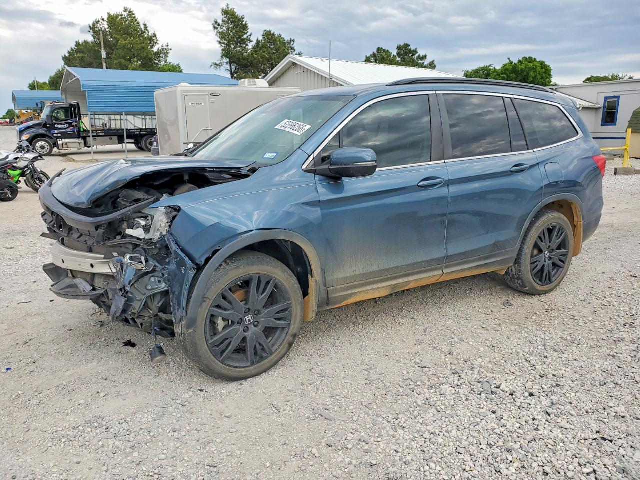 Salvage Honda Pilot Image