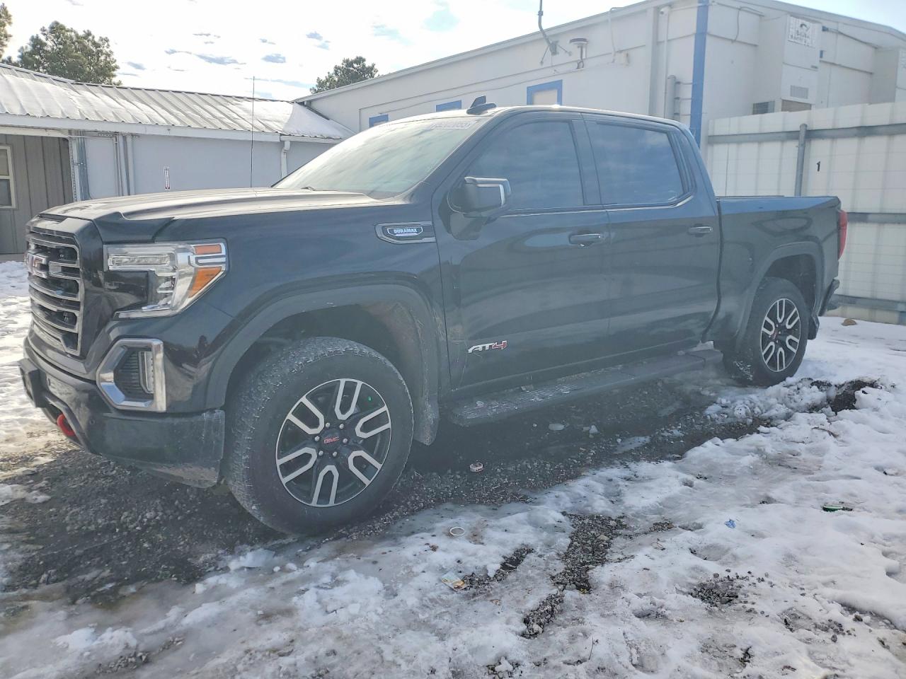 Salvage GMC Sierra Image