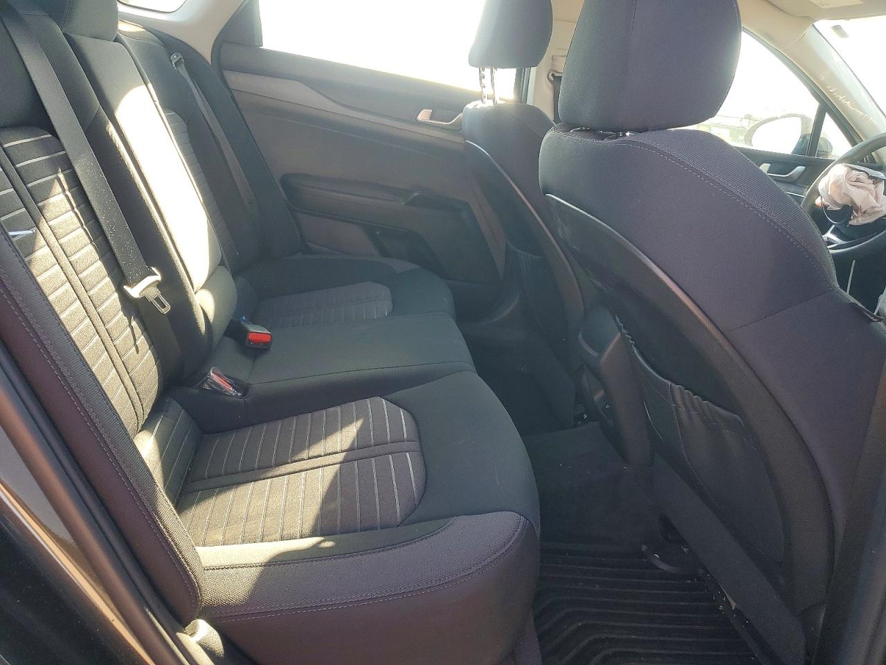 Kia K5 Lxs