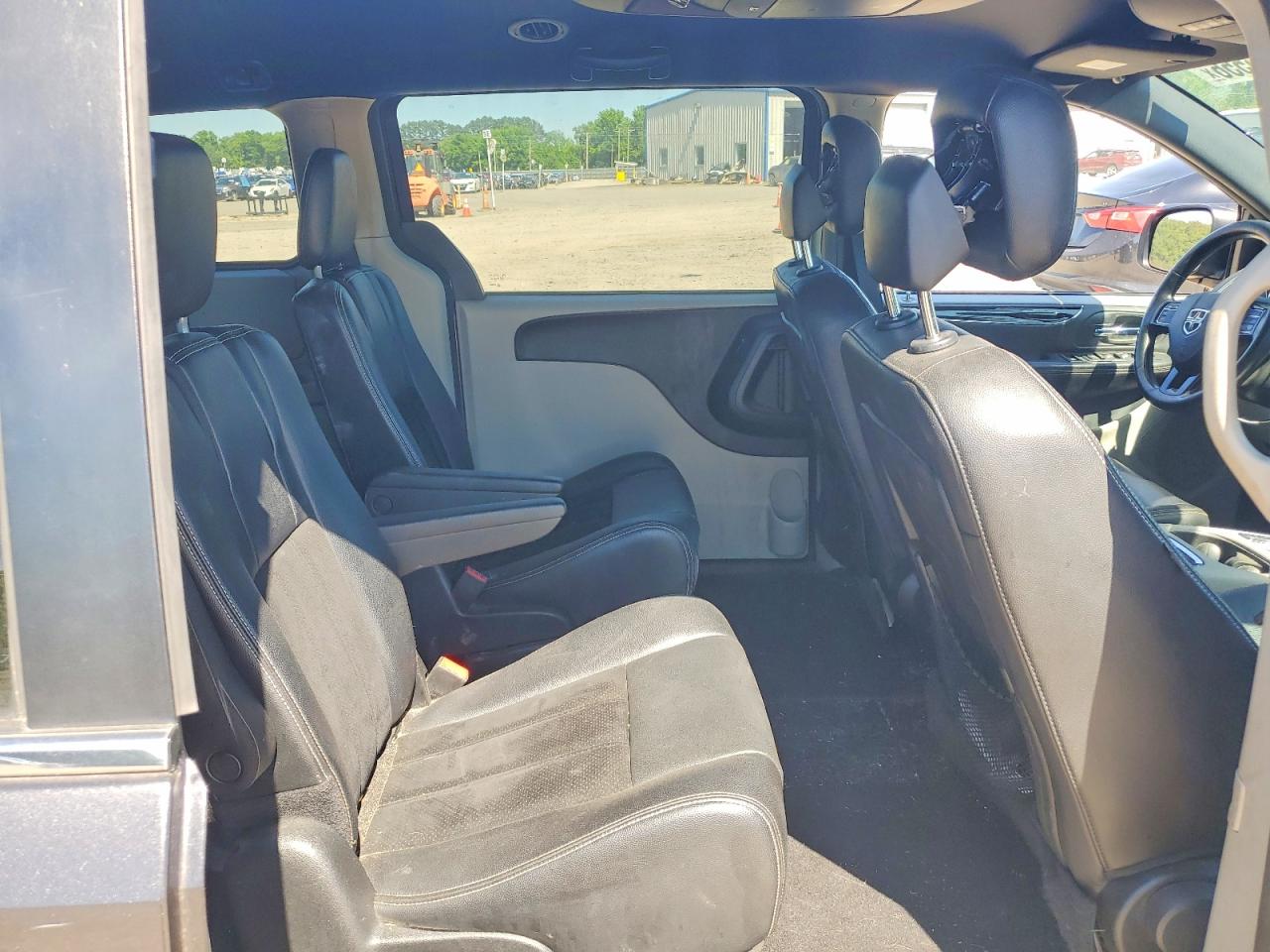 Dodge Caravan Sxt