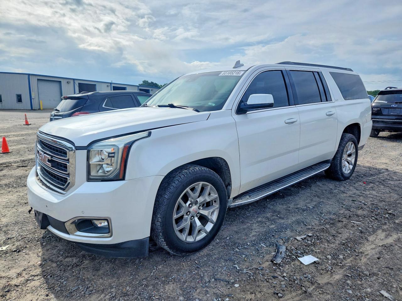 Salvage GMC Yukon Image