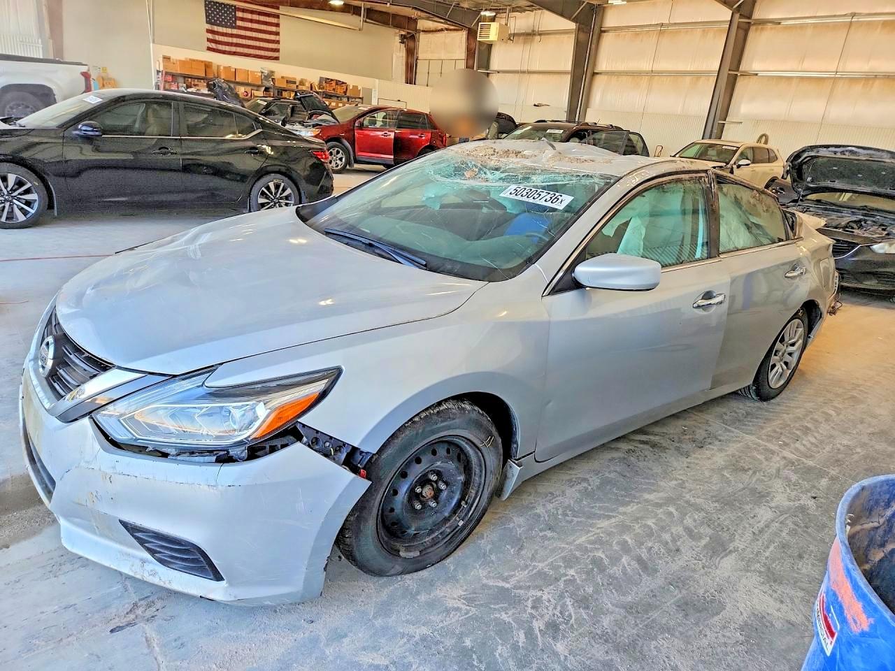 Salvage Nissan Altima Image