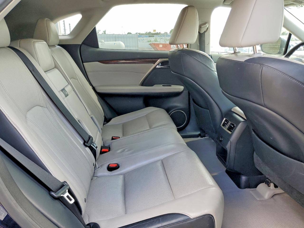 Lexus RX Base