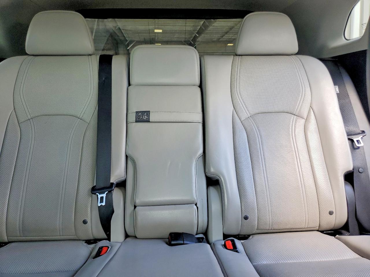 Lexus RX Base