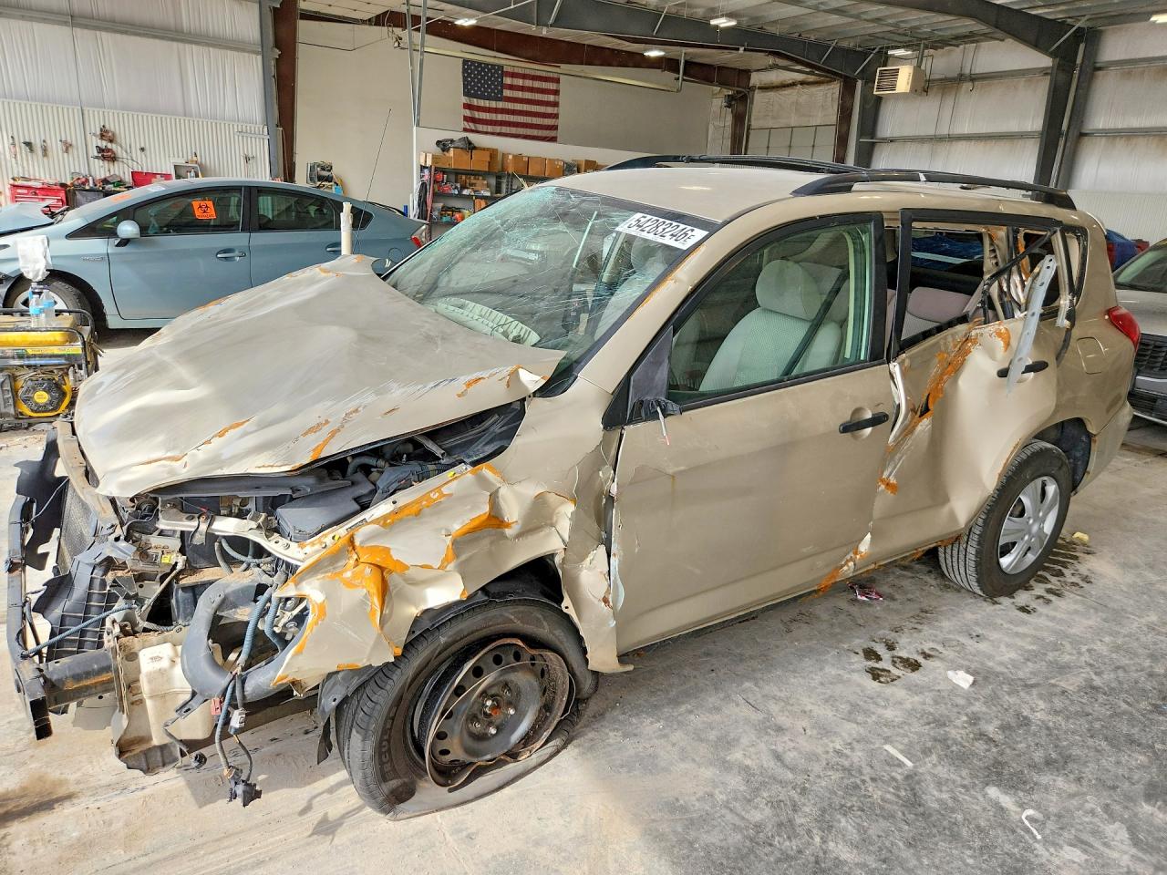 Salvage Toyota RAV4 Image