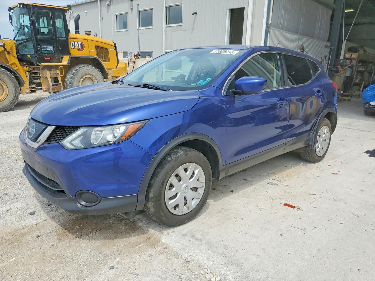 Salvage Nissan Rogue Image