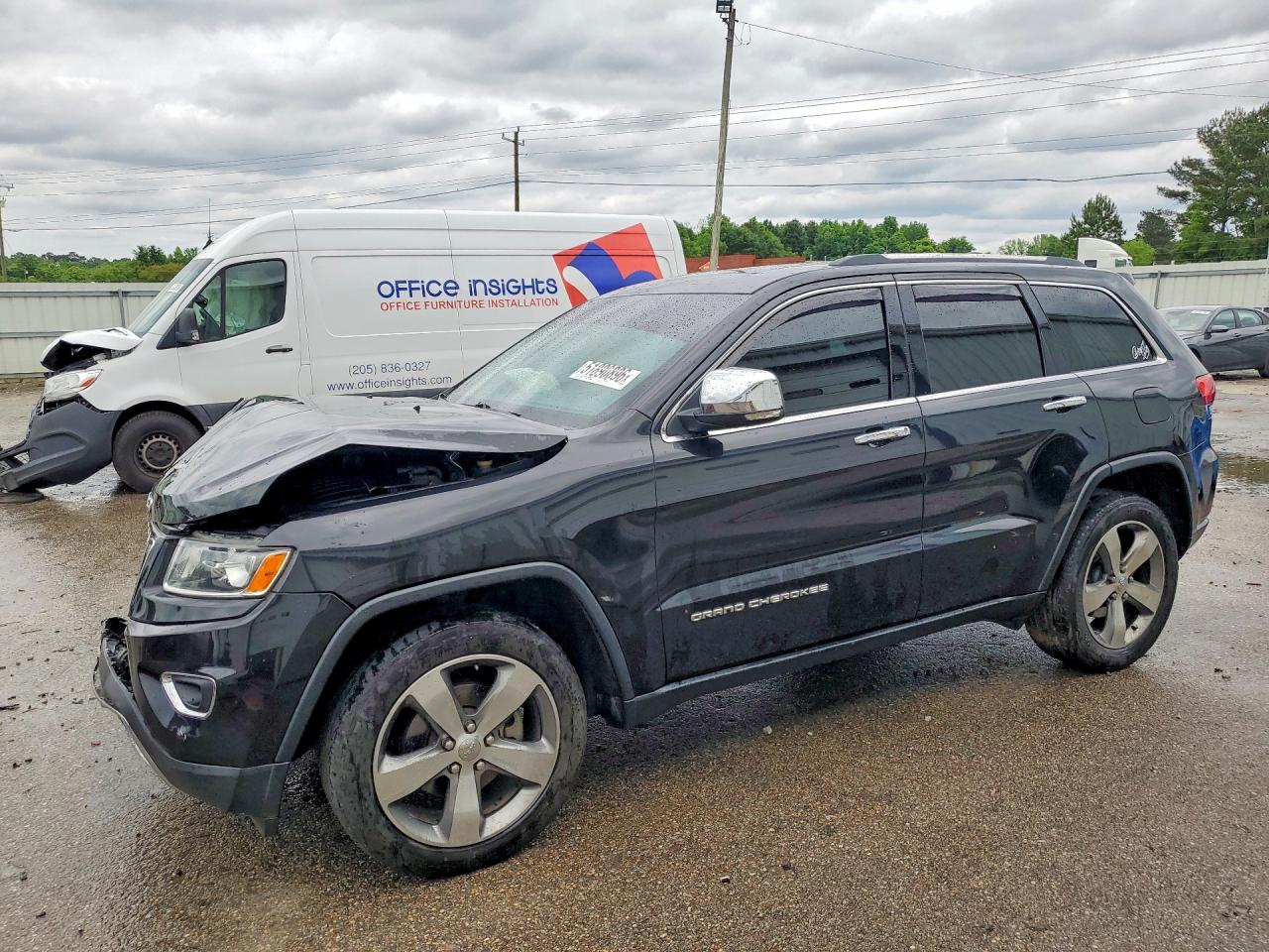 Salvage Jeep Cherokee Image
