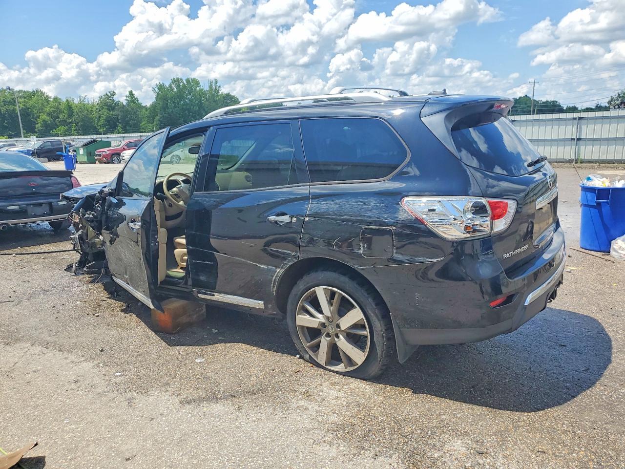 Nissan Pathfinder Platinum