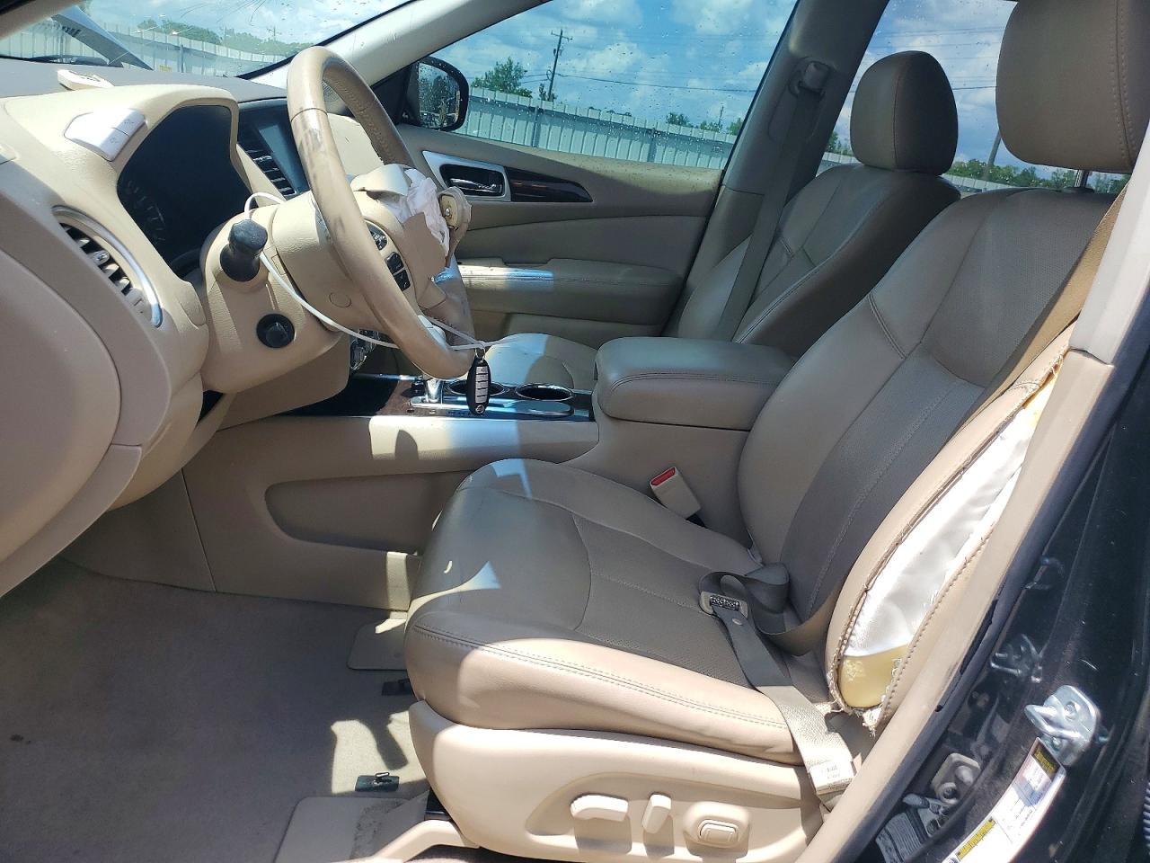 Nissan Pathfinder Platinum