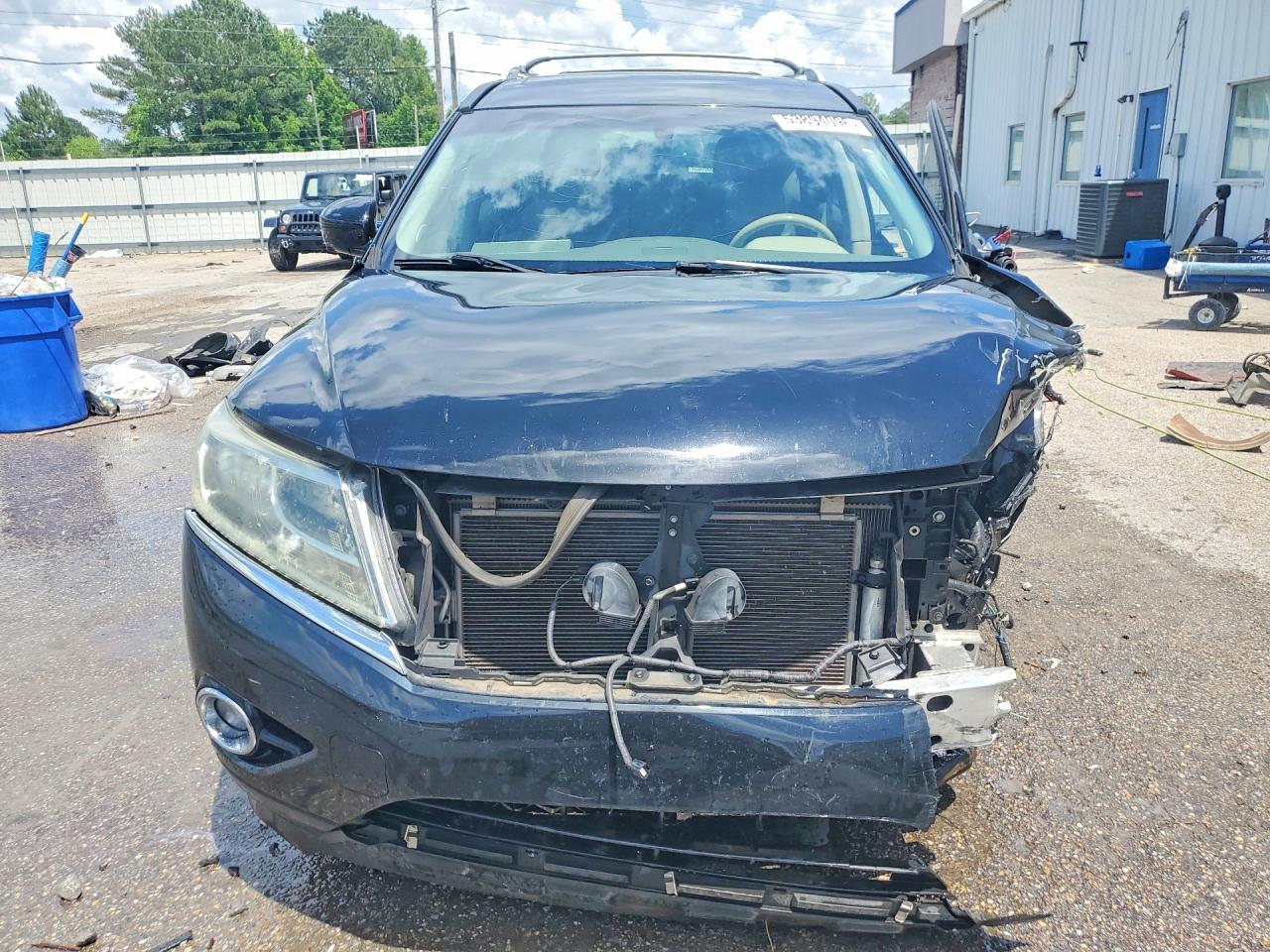 Nissan Pathfinder Platinum