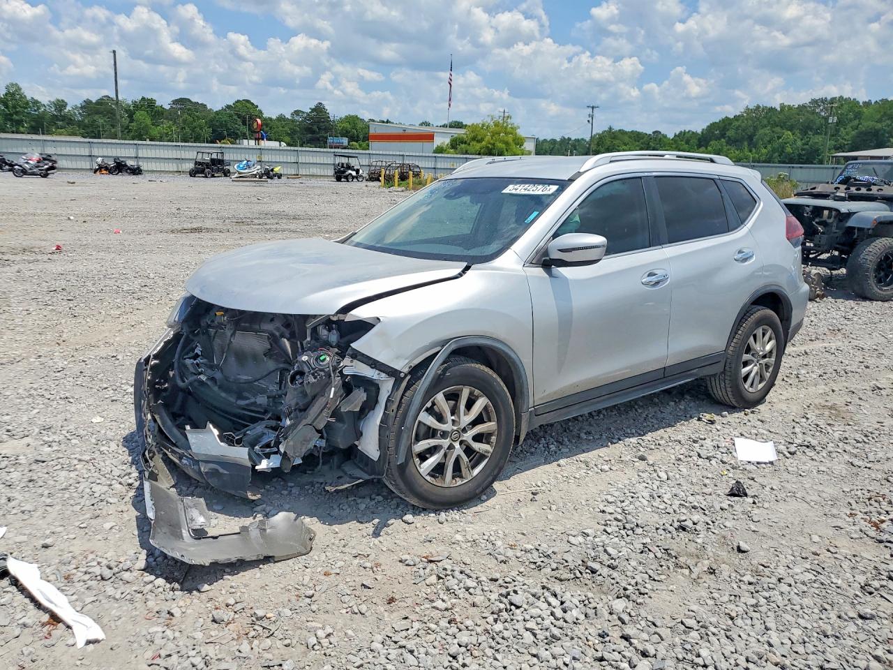 Salvage Nissan Rogue Image