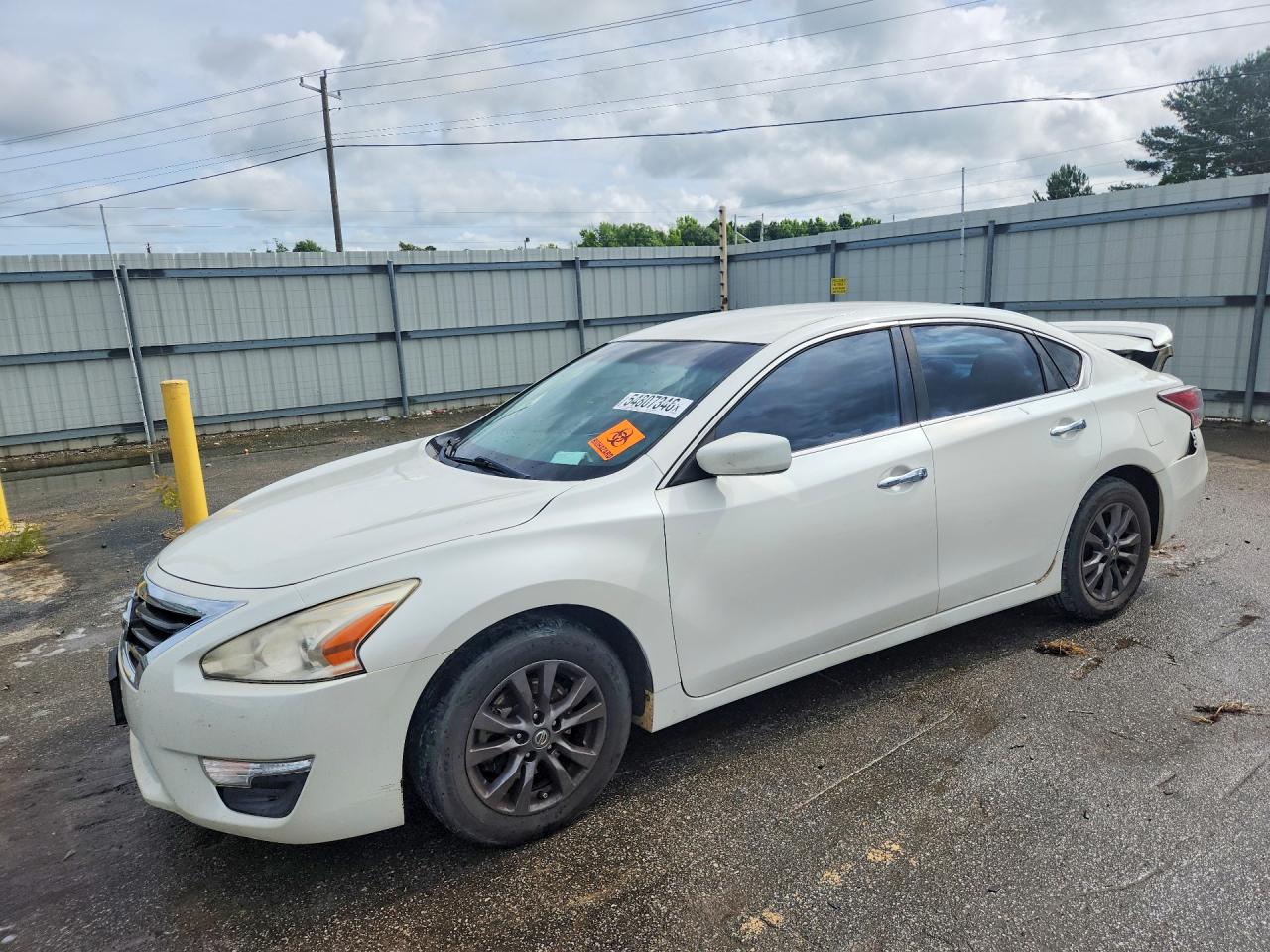 Salvage Nissan Altima Image