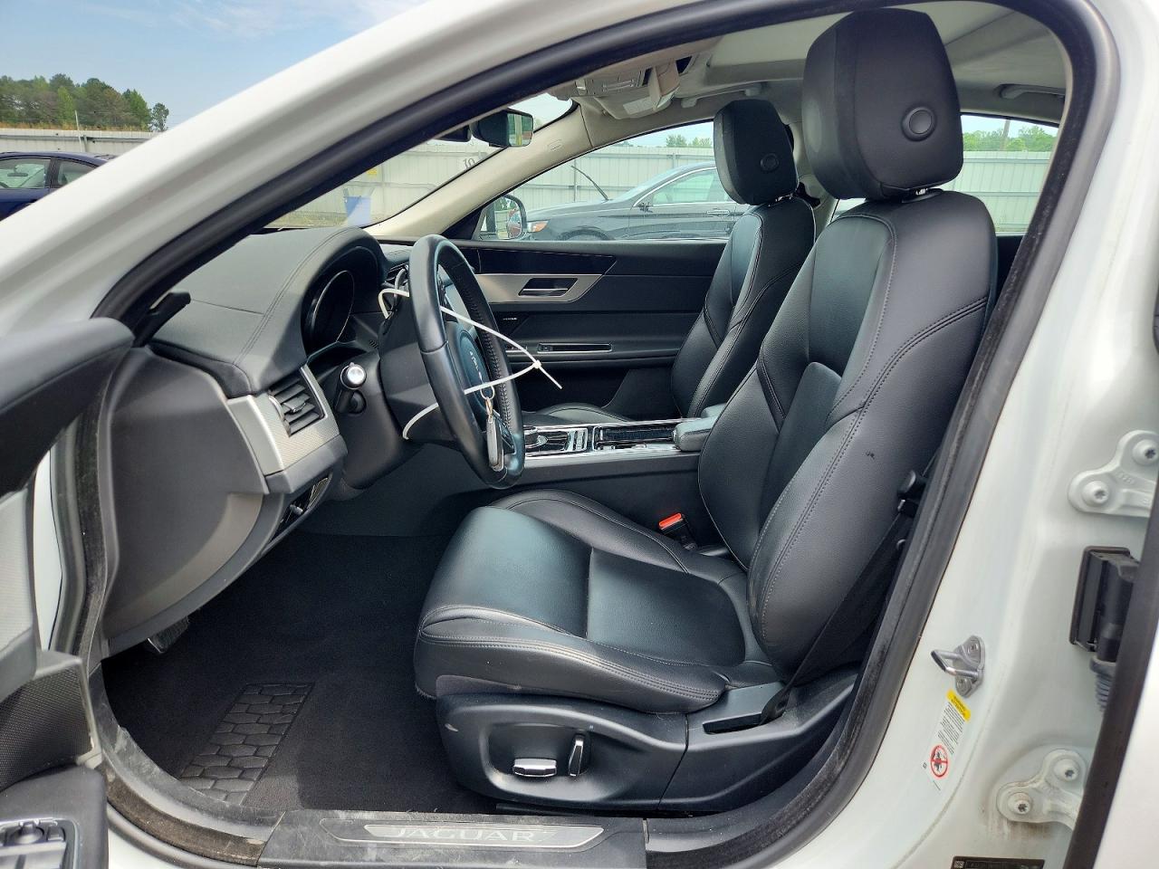 Jaguar XF Premium