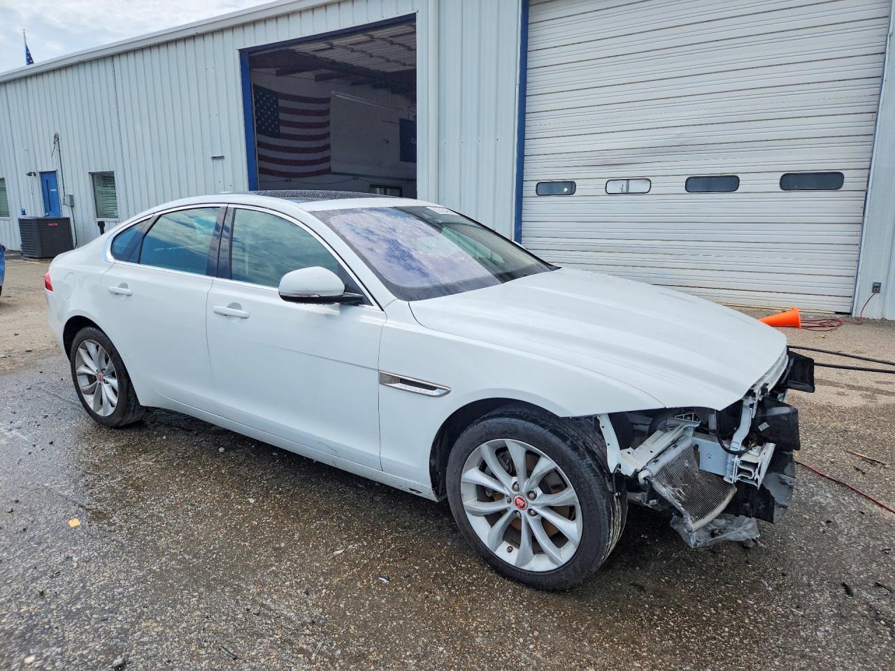 Jaguar XF Premium