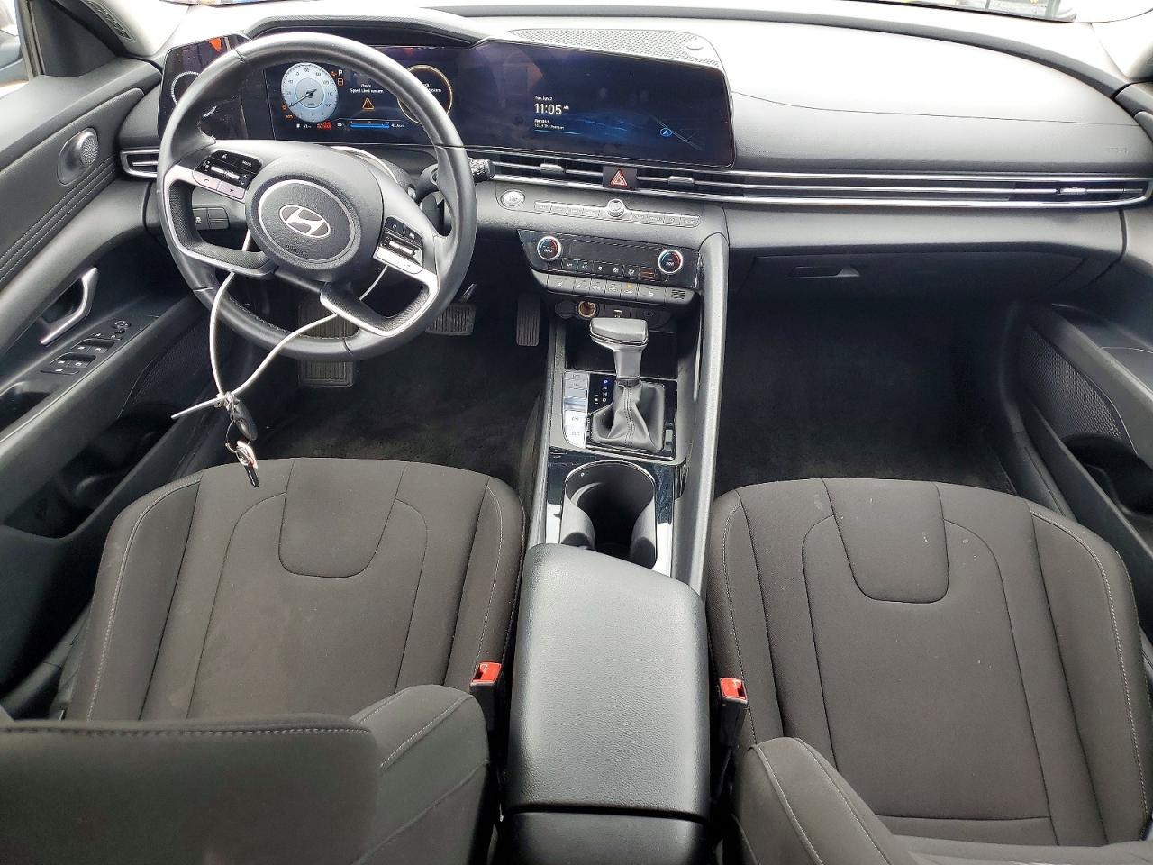 Hyundai ELANTRA Sel