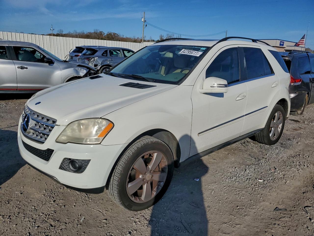Salvage Mercedes-Benz M-Class Image