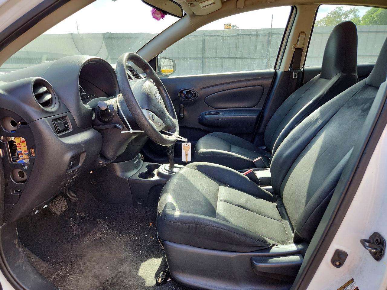 Nissan Versa 1.6 S Plus