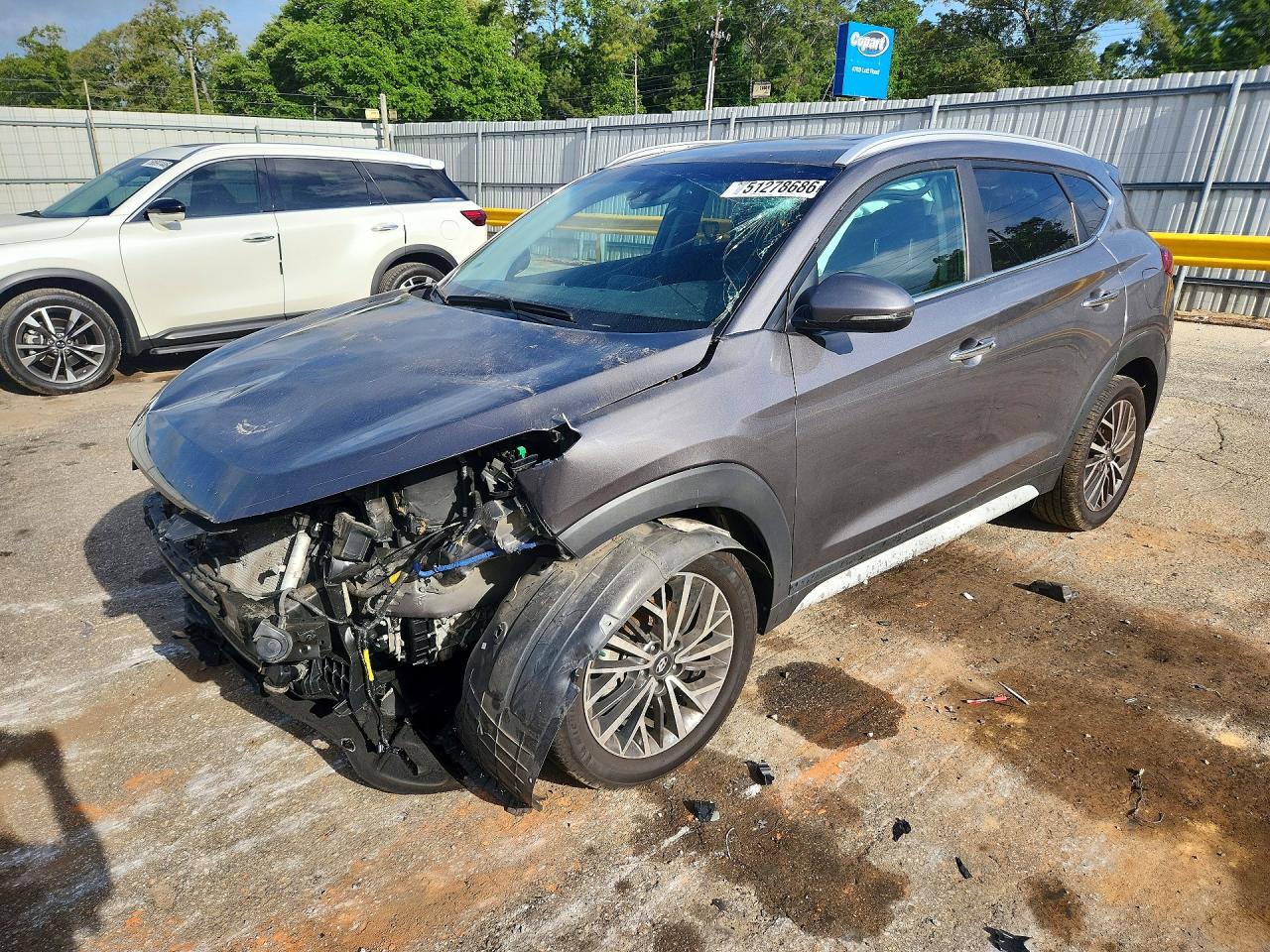 Salvage Hyundai TUCSON Image